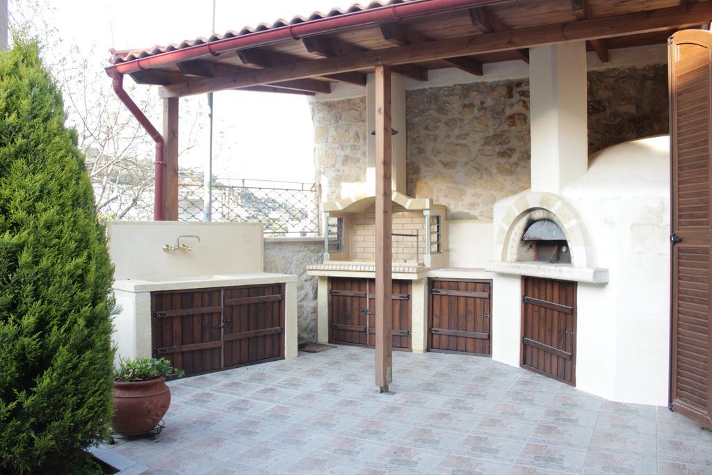 Artemisia Traditional Home Choudetsi Exterior photo