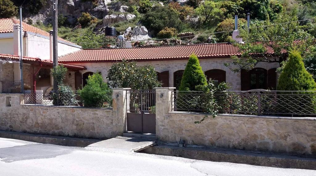 Artemisia Traditional Home Choudetsi Exterior photo
